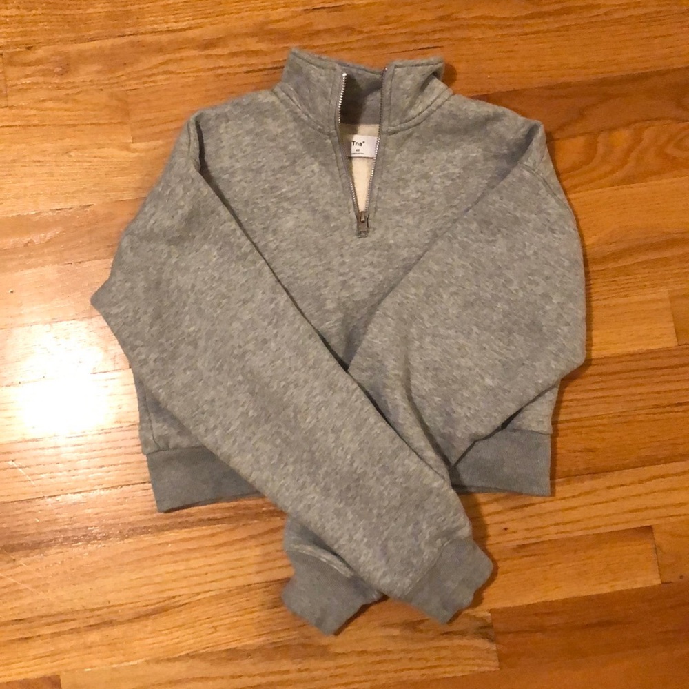 Aritzia cropped zip up
